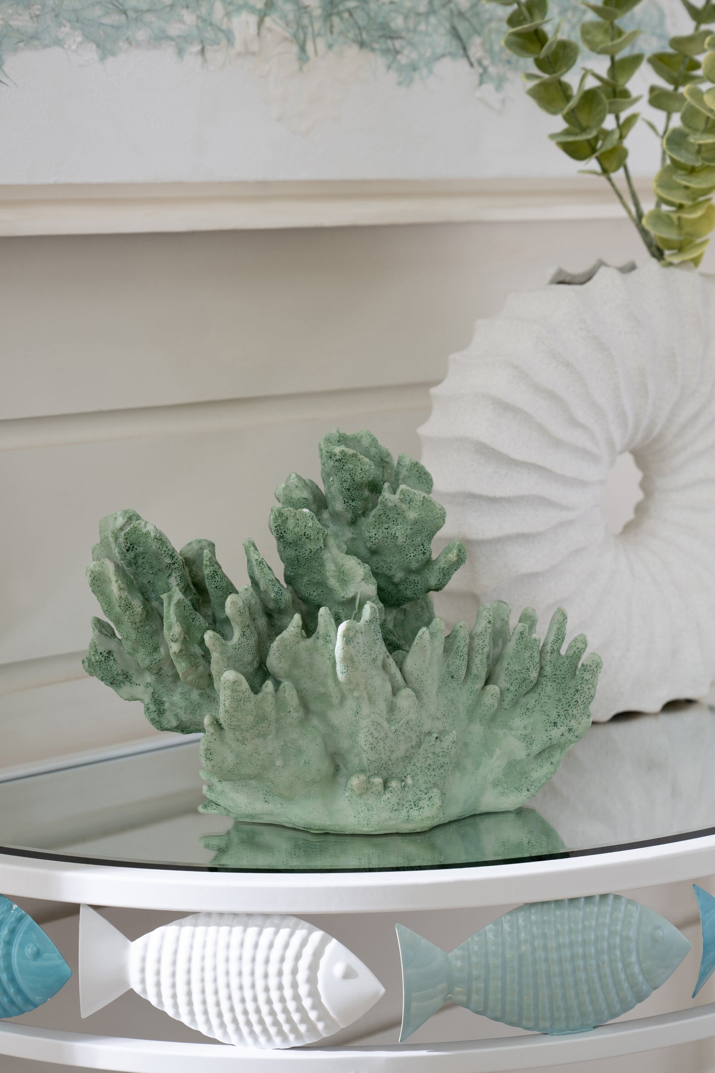Corail décoratif vert sur console ambiance bord de mer
