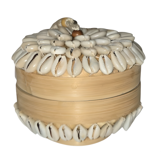 Petite boîte en bambou décorée de coquillages – Fait main à Bali