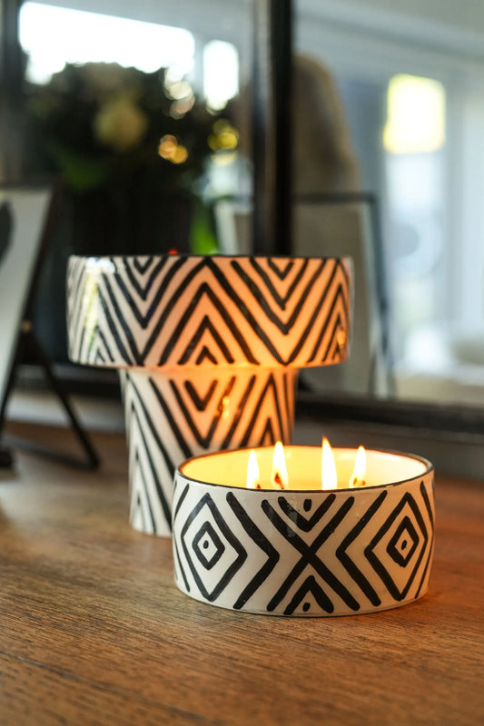 Bougie artisanale en céramique noire et blanche motifs berbères