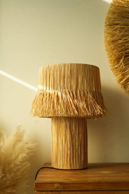Lampe à poser en raphia naturel avec franges