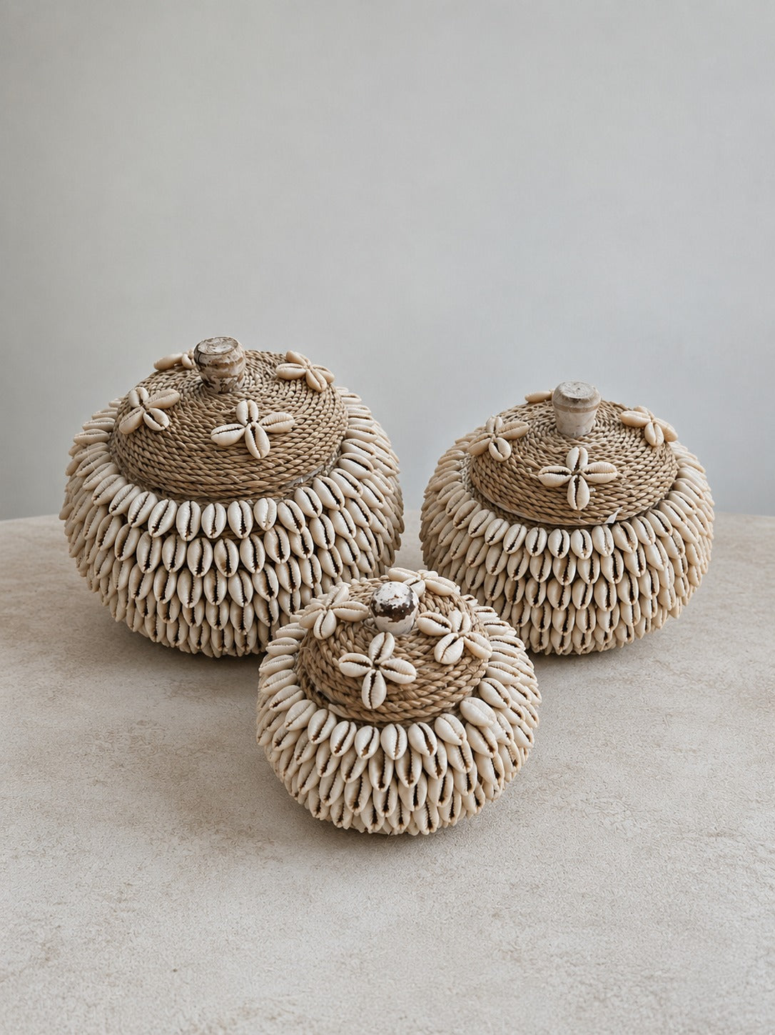 Trio de boîtes décoratives en coquillages