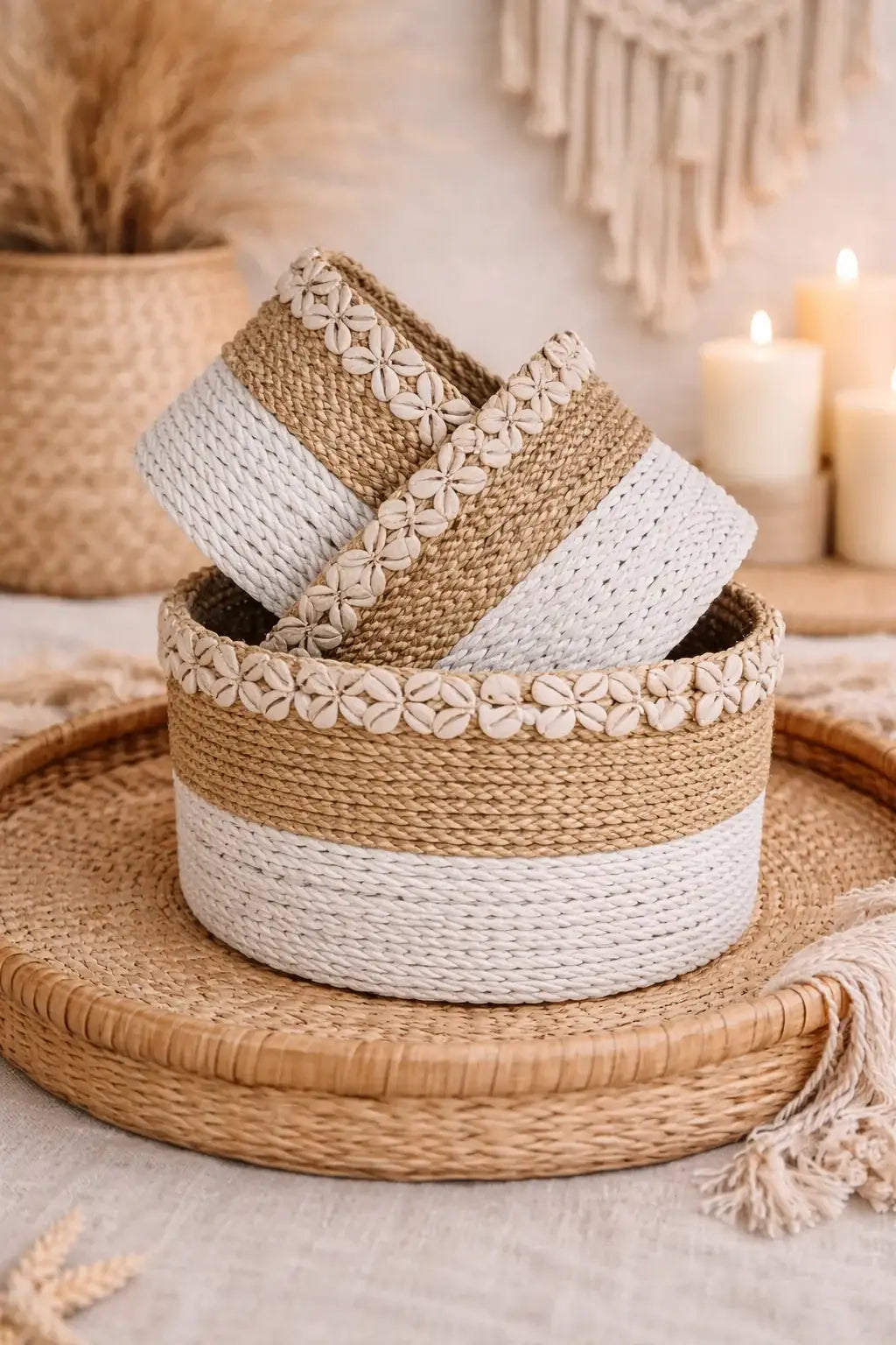 Paniers bohèmes décorés de coquillages