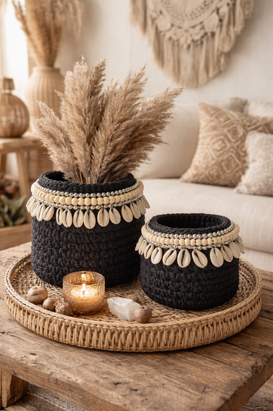 Set de paniers en macramé noir / perles / coquillages