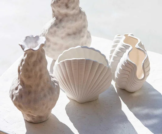 Vase coquillage en dolomite blanc – Style bord de mer