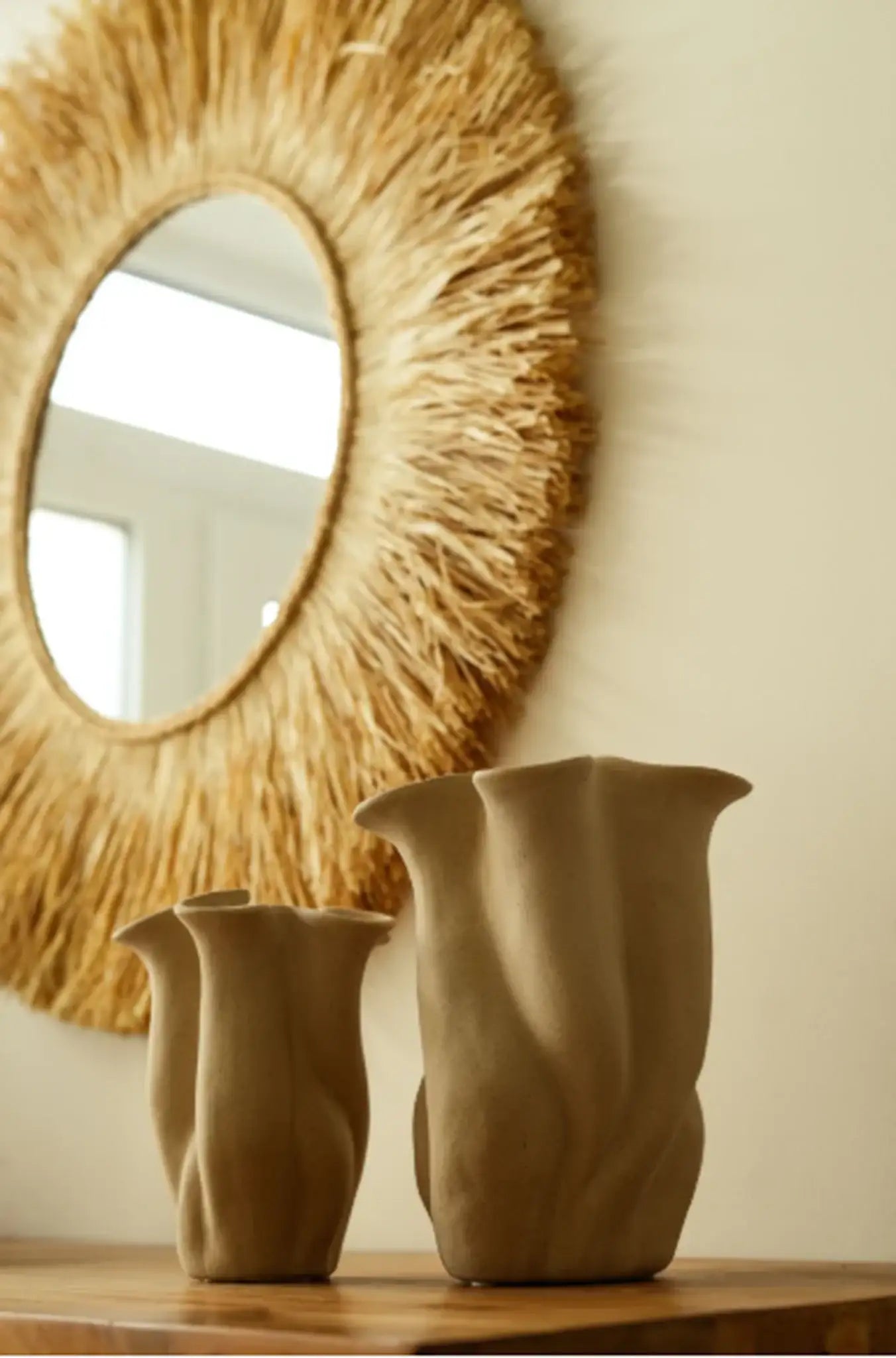 Vase organique en céramique beige