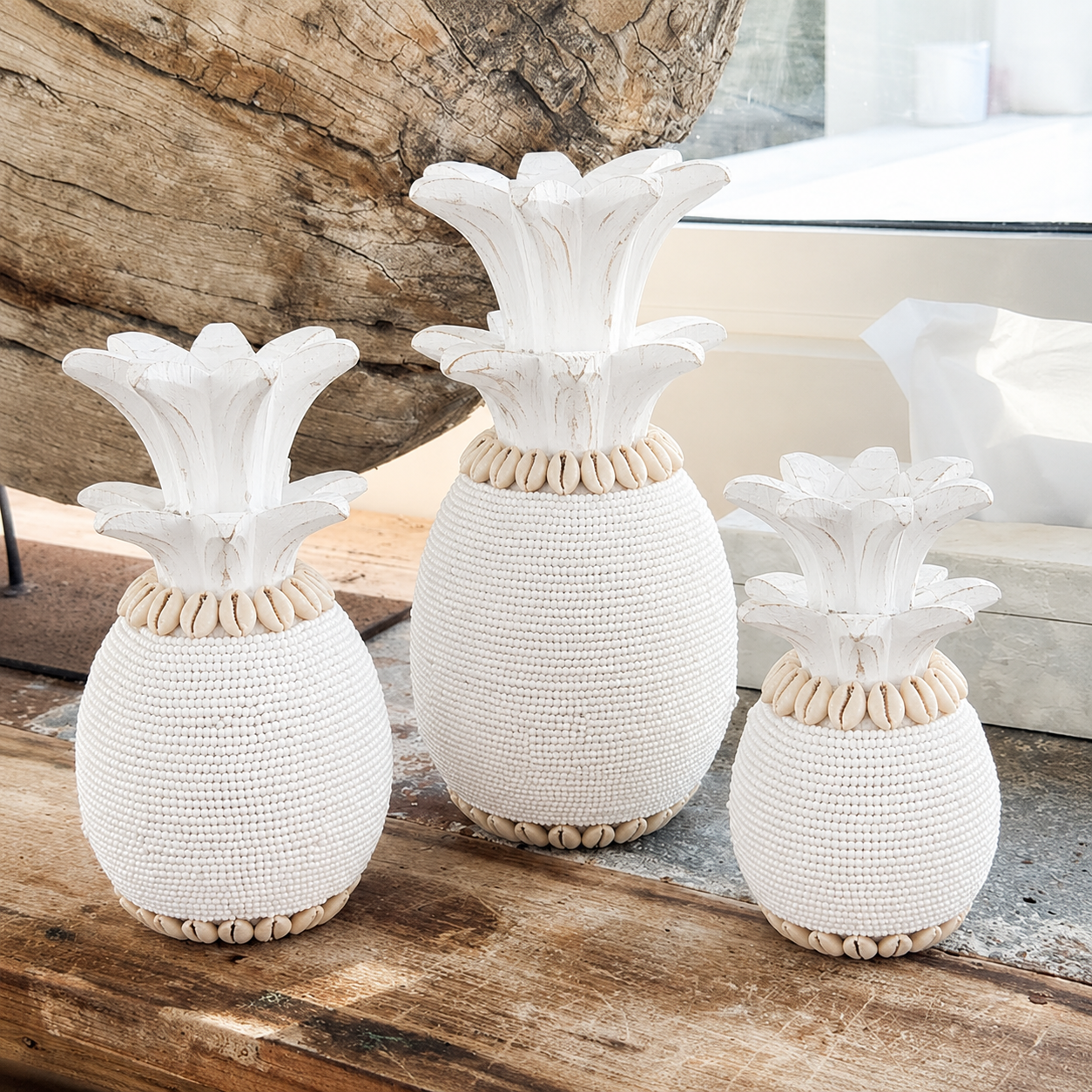 Ananas artisanal blanc en perles et coquillages de Bali