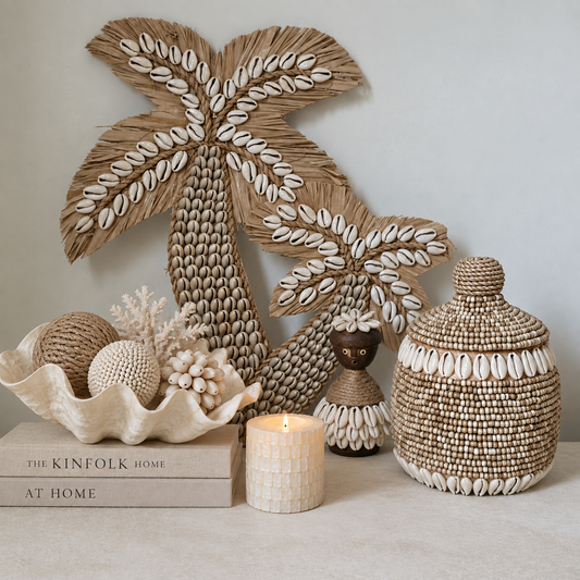 Boîte en perles beiges et coquillages cauris