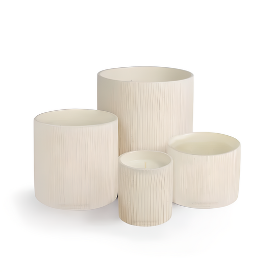 Bougie striée blanche – Déco minimaliste