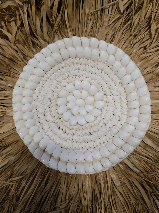 Juju Hat mural en raphia, coquillages et macramé