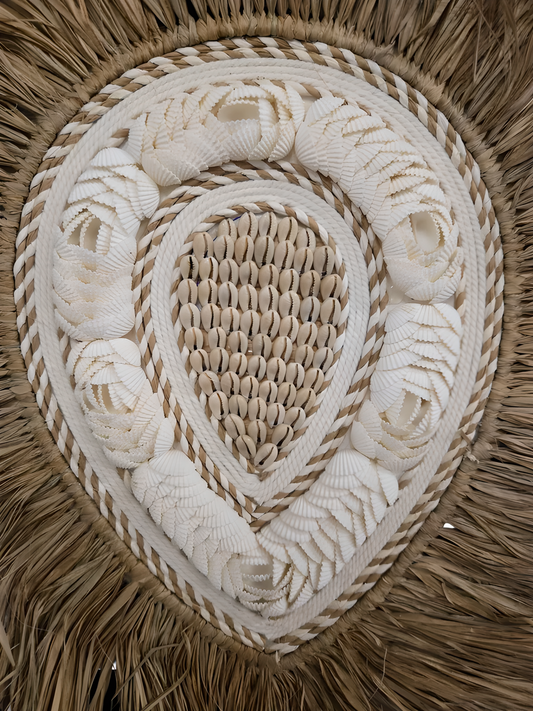 Juju Hat mural en raphia & coquillages