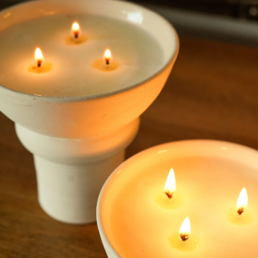 Bougie blanche en céramique artisanale