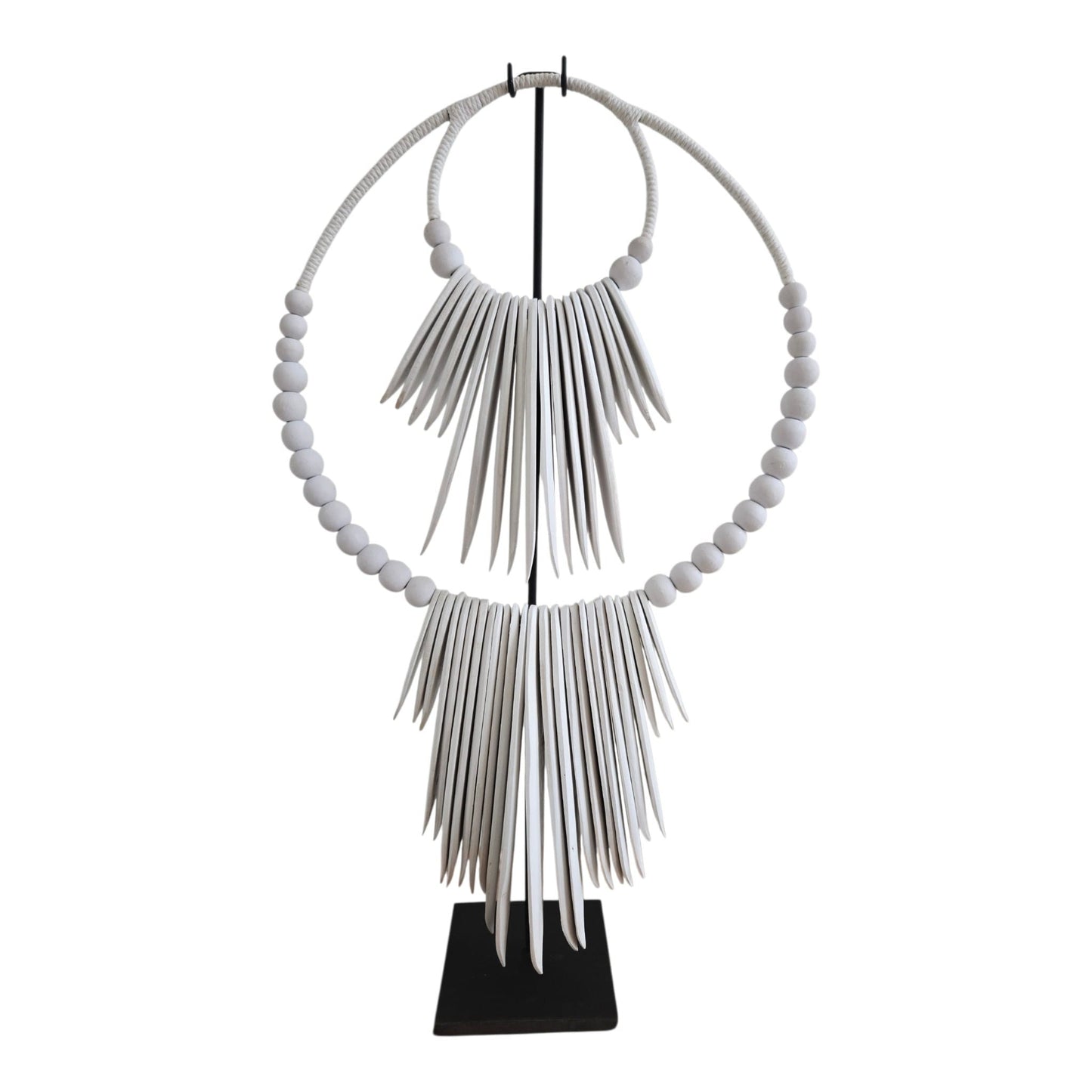 Collier tribal en perles de bois blanc 