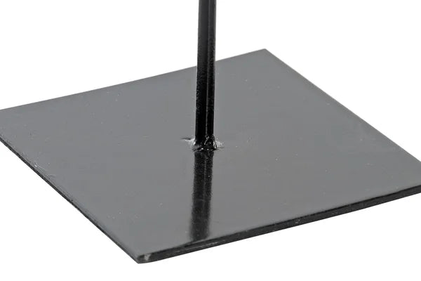 Ornement coquillages & raphia sur socle en métal