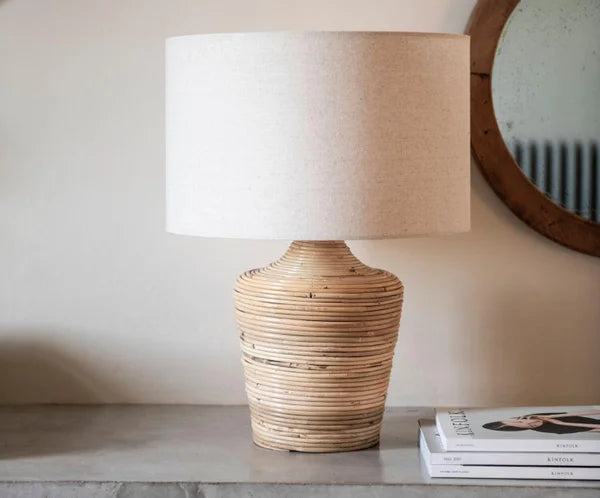 Lampe en rotin et abat-jour en lin