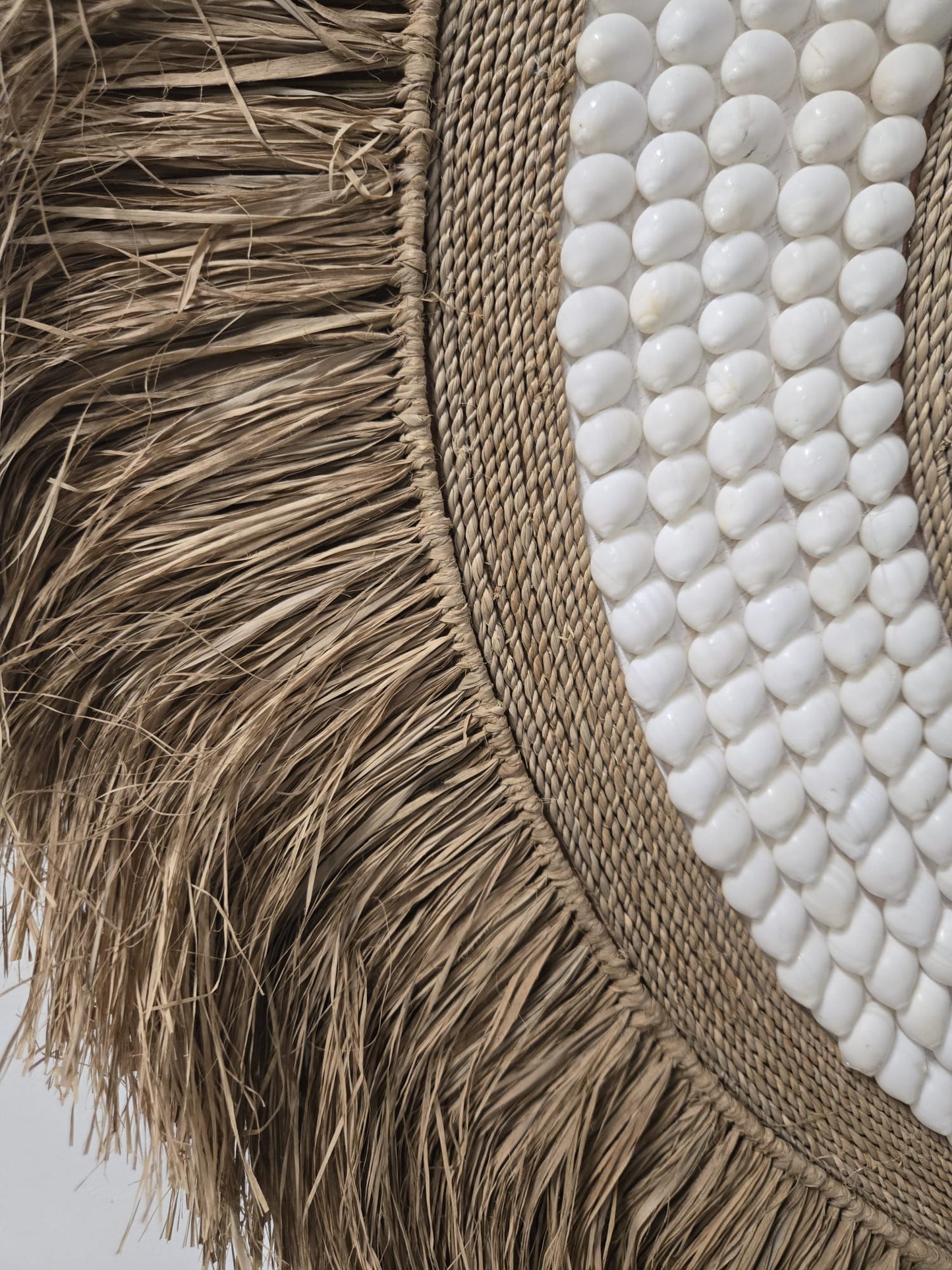 Grand Miroir Bohème 80 cm - Raphia Naturel et Coquillages Blancs