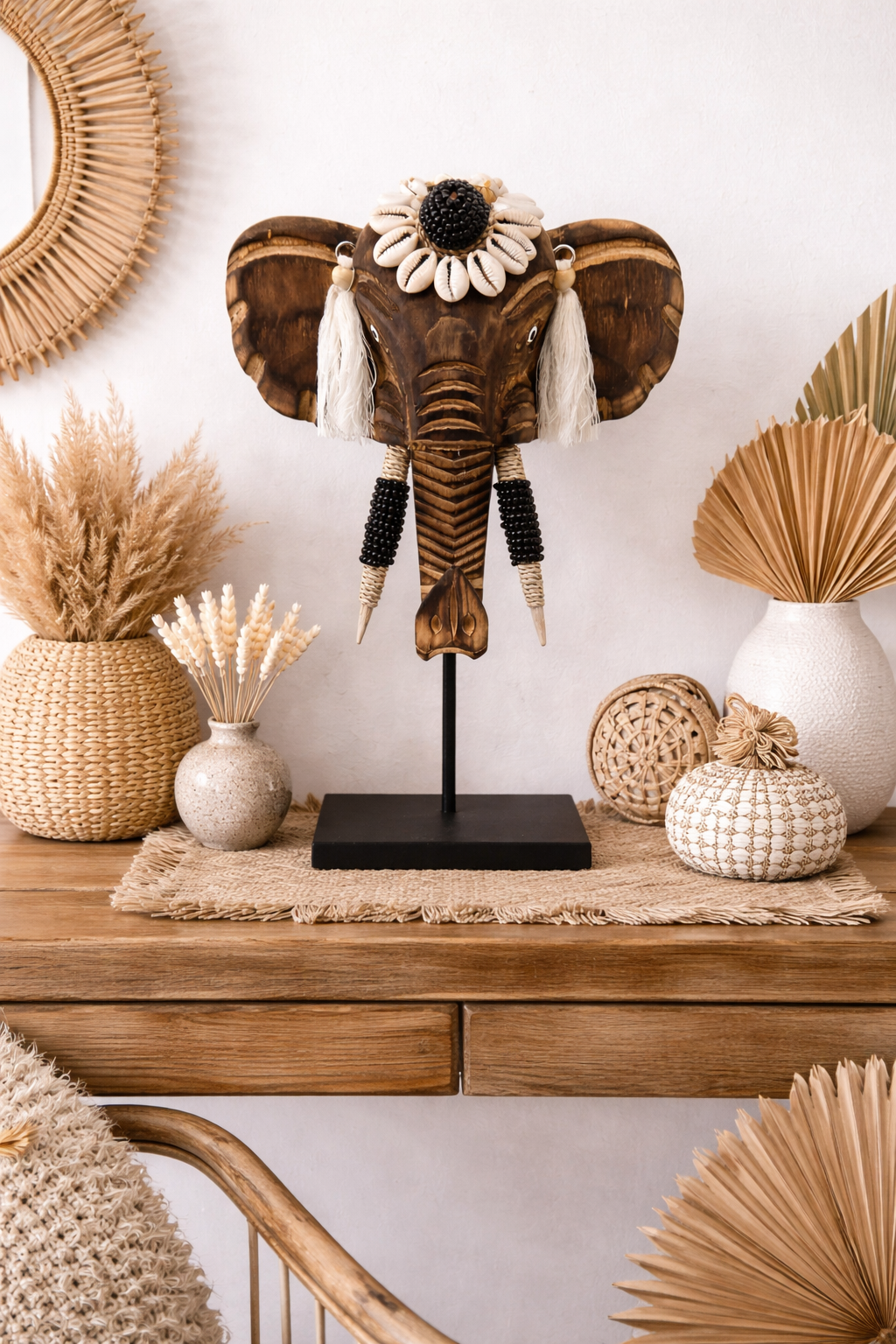 Éléphant décoratif en bois – Coquillages & perles | Fait main à Bali