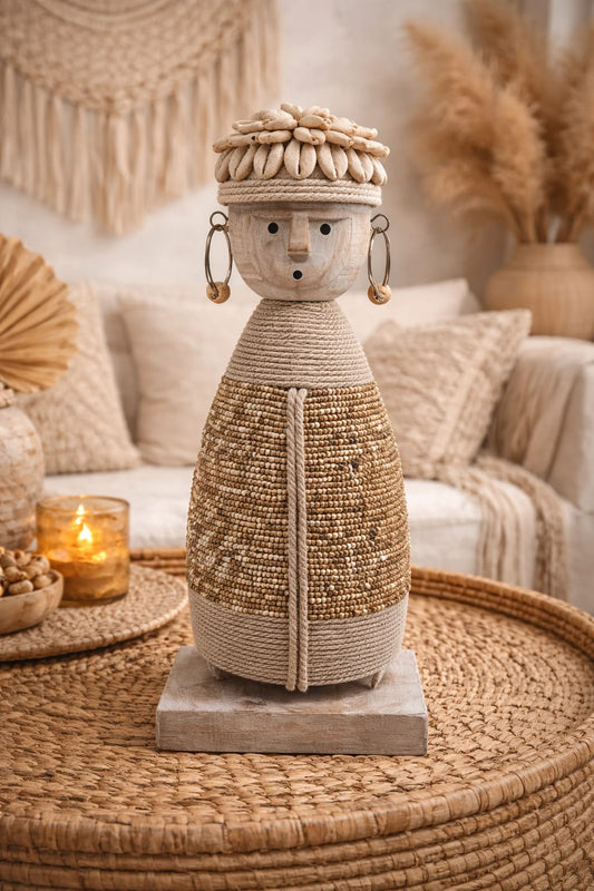 Statuette Namji en bois beige – Taille L