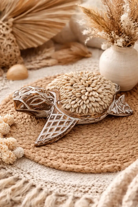 Tortue en Bois Marron & Coquillages
