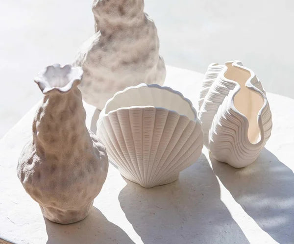 Vase coquillage en dolomite blanc – Style bord de mer
