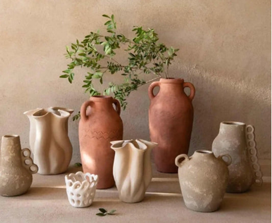 Vase décoratif en céramique beige
