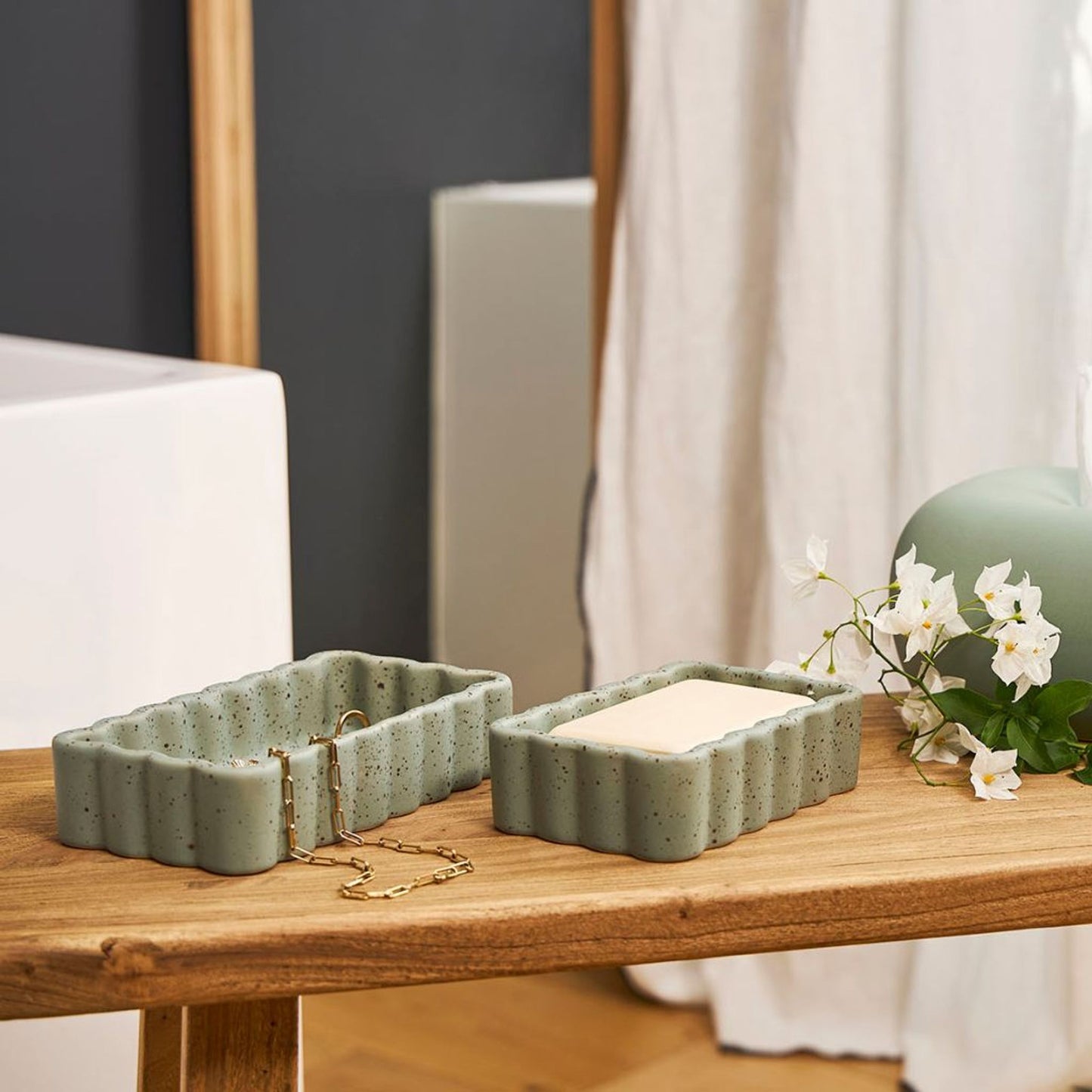 Vide-poche rectangulaire en grès sauge moucheté